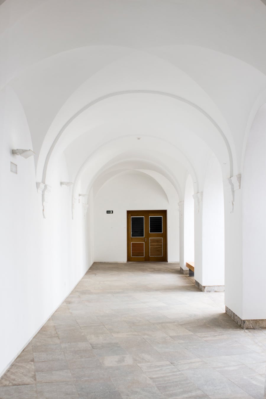 Межкомнатные двери — современный стиль